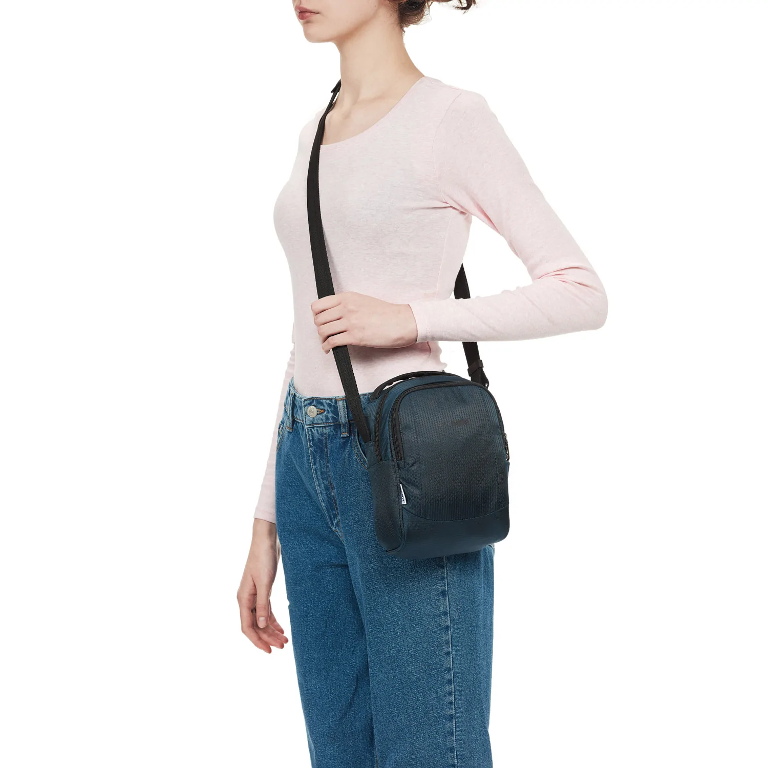 Pacsafe Metrosafe LS100 ECONYL Anti-Theft Crossbody Bag 7 Pacsafe Metrosafe LS100 ECONYL Anti-Theft Crossbody Bag - Image 7